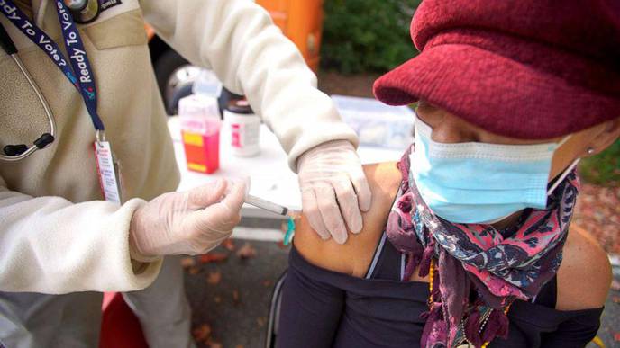 Health Officials Urge Americans to Get Flu Vaccine As Concerns Mount Over Possible 'Twindemic'